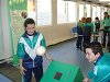 La pilota s'aguanta sobre el corrent de l'aire del ventilador